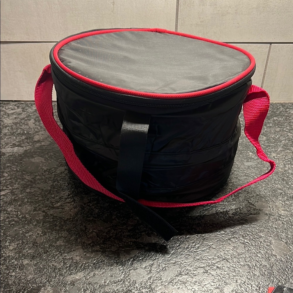 Tupperware Black and Red Insulated Tote for rock n serve containers. New in pkg
